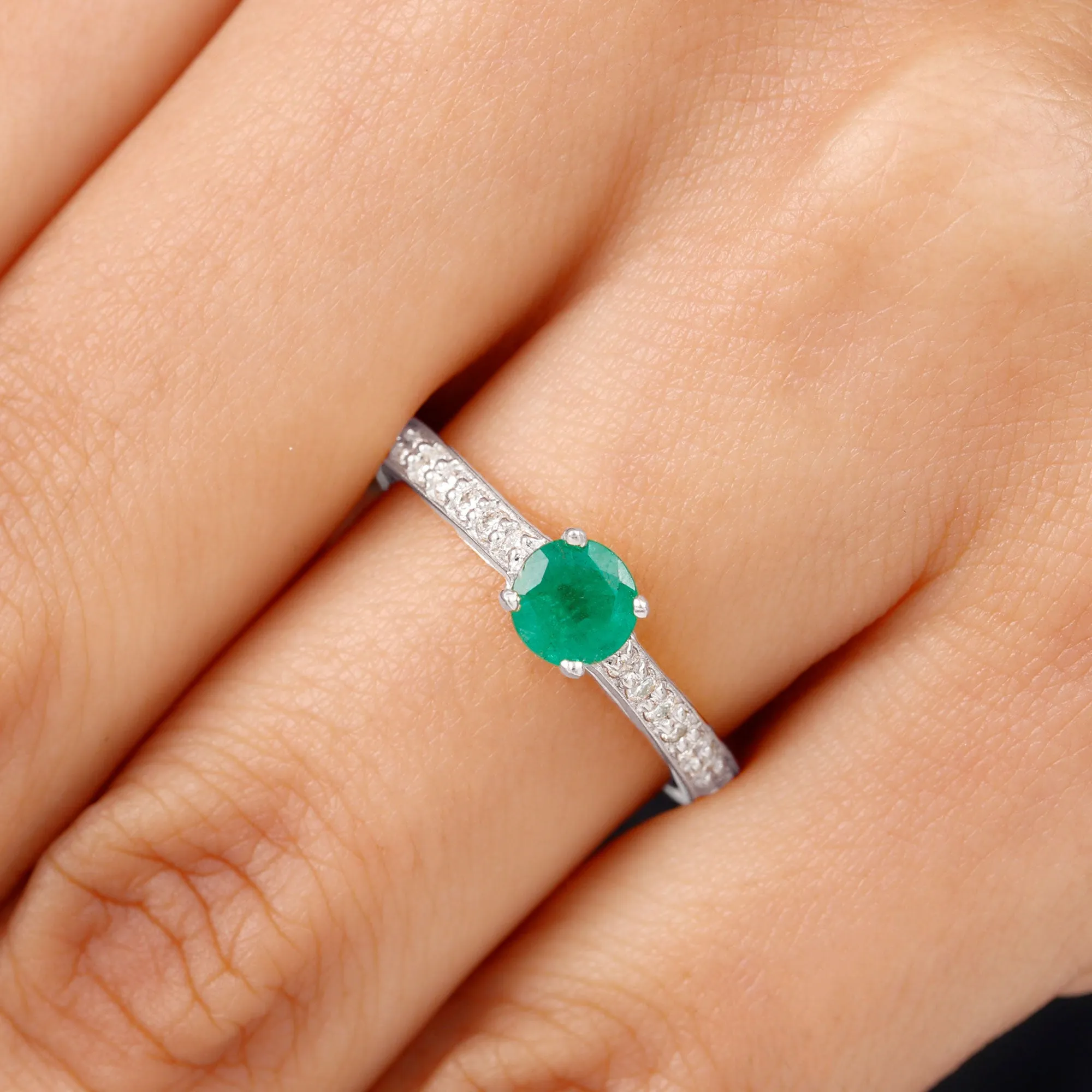 1 CT Classic Emerald and Diamond Ring