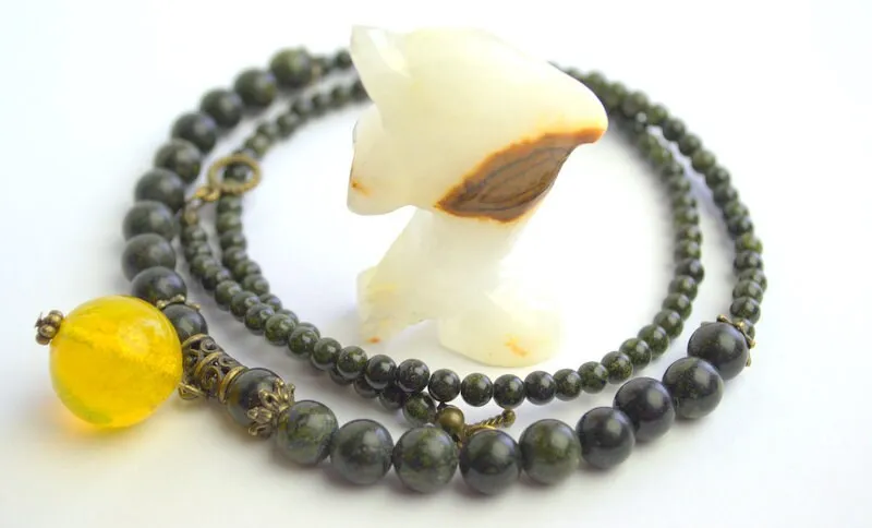 Crystal handmade necklace Vintage green stone necklace Woodland jewelry Personalized gift for her Long forest beads strand Gift for mom