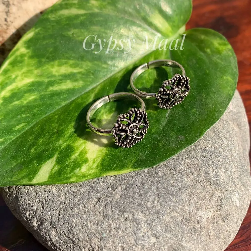Flower Cut Work Toe Ring (single)