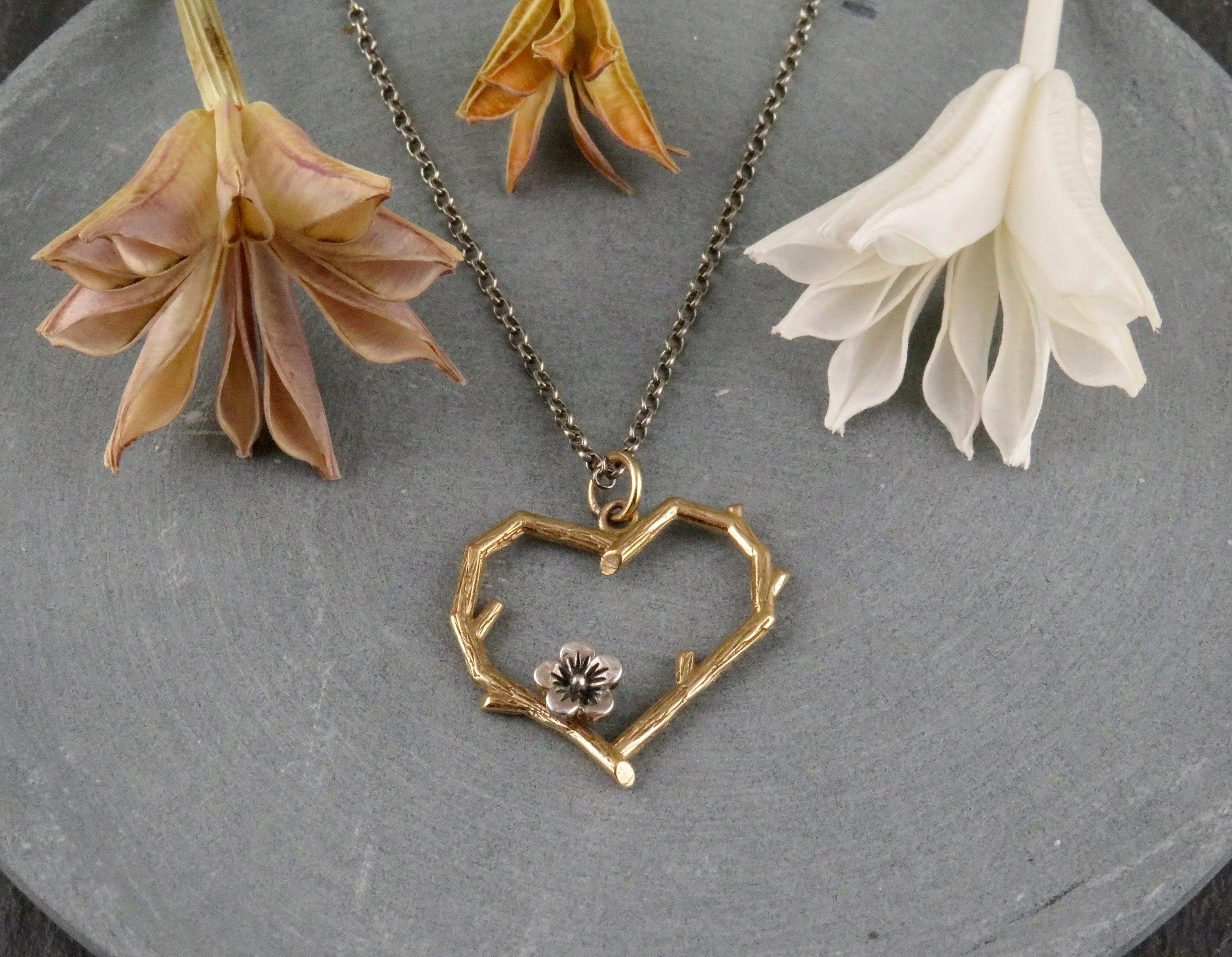 Heart Branch Frame Necklace