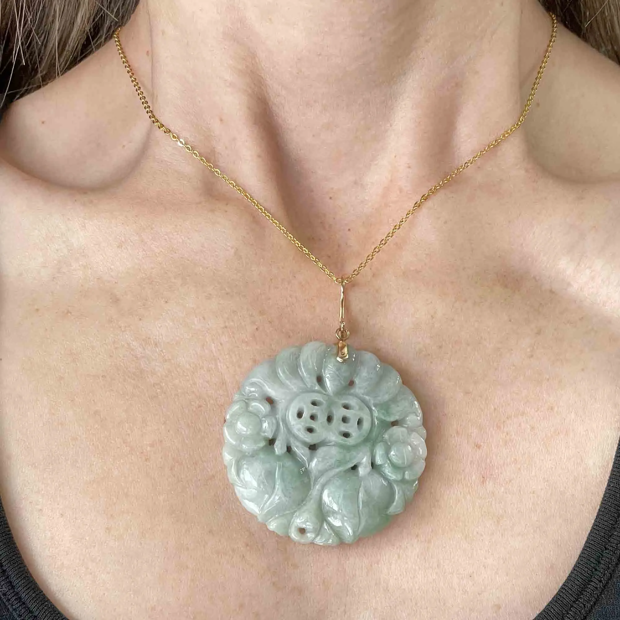 Large Vintage 14K Gold Carved Jade Pendant Necklace
