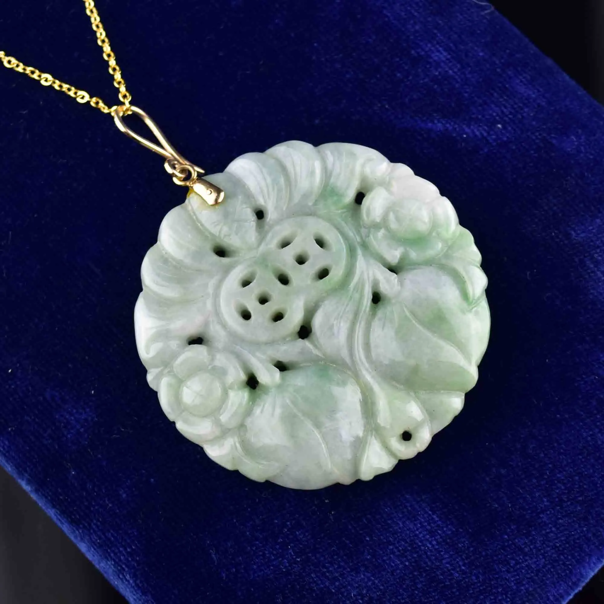 Large Vintage 14K Gold Carved Jade Pendant Necklace