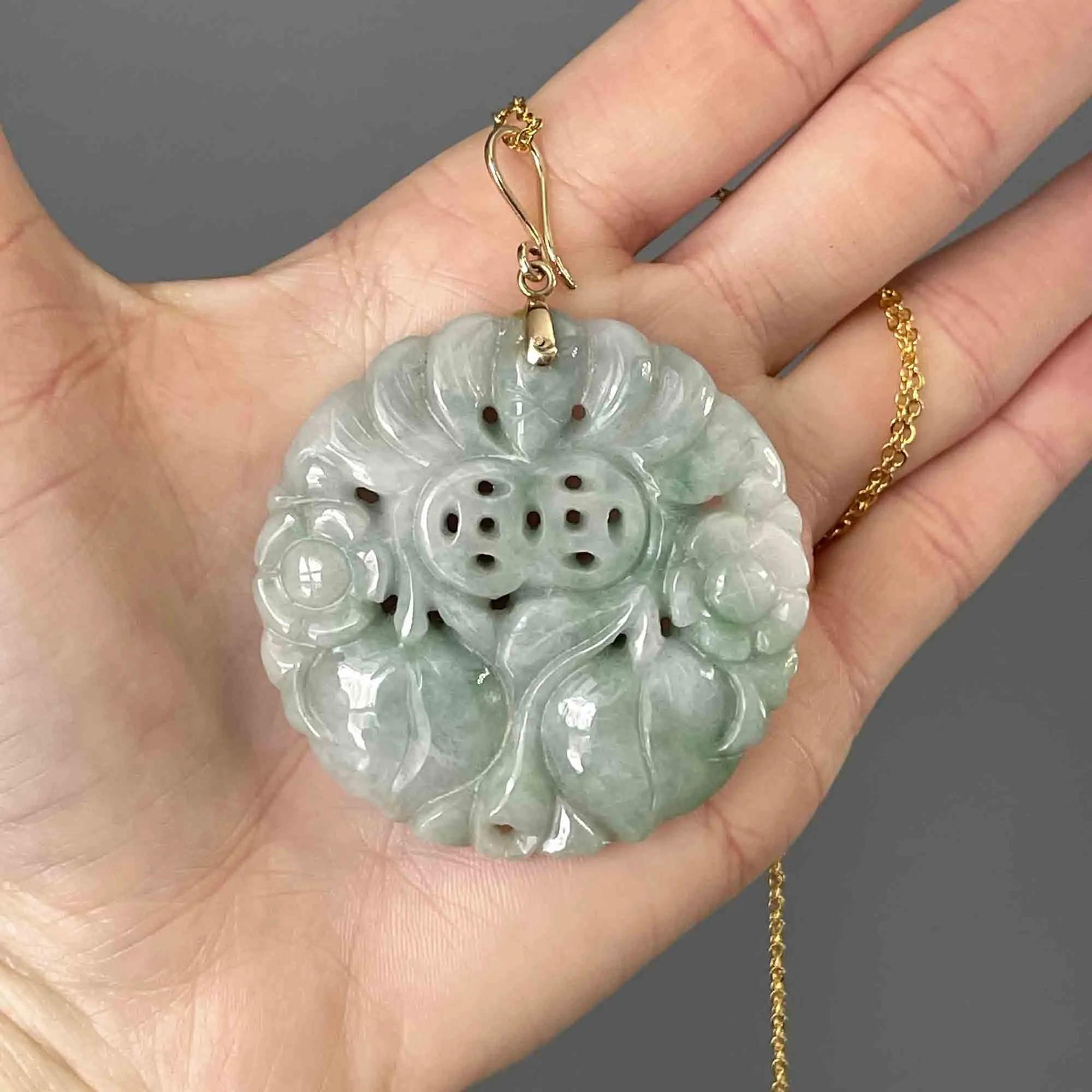 Large Vintage 14K Gold Carved Jade Pendant Necklace