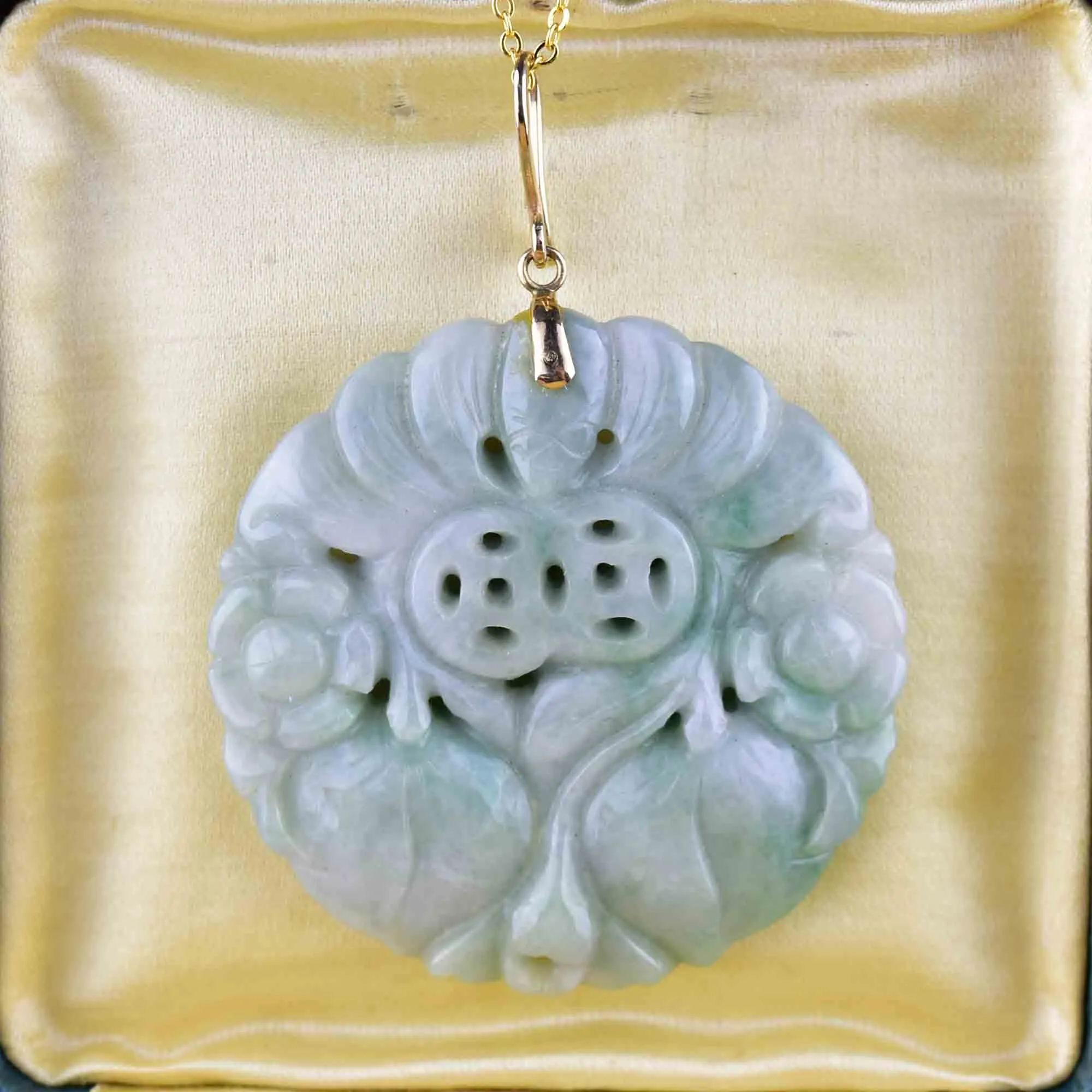 Large Vintage 14K Gold Carved Jade Pendant Necklace