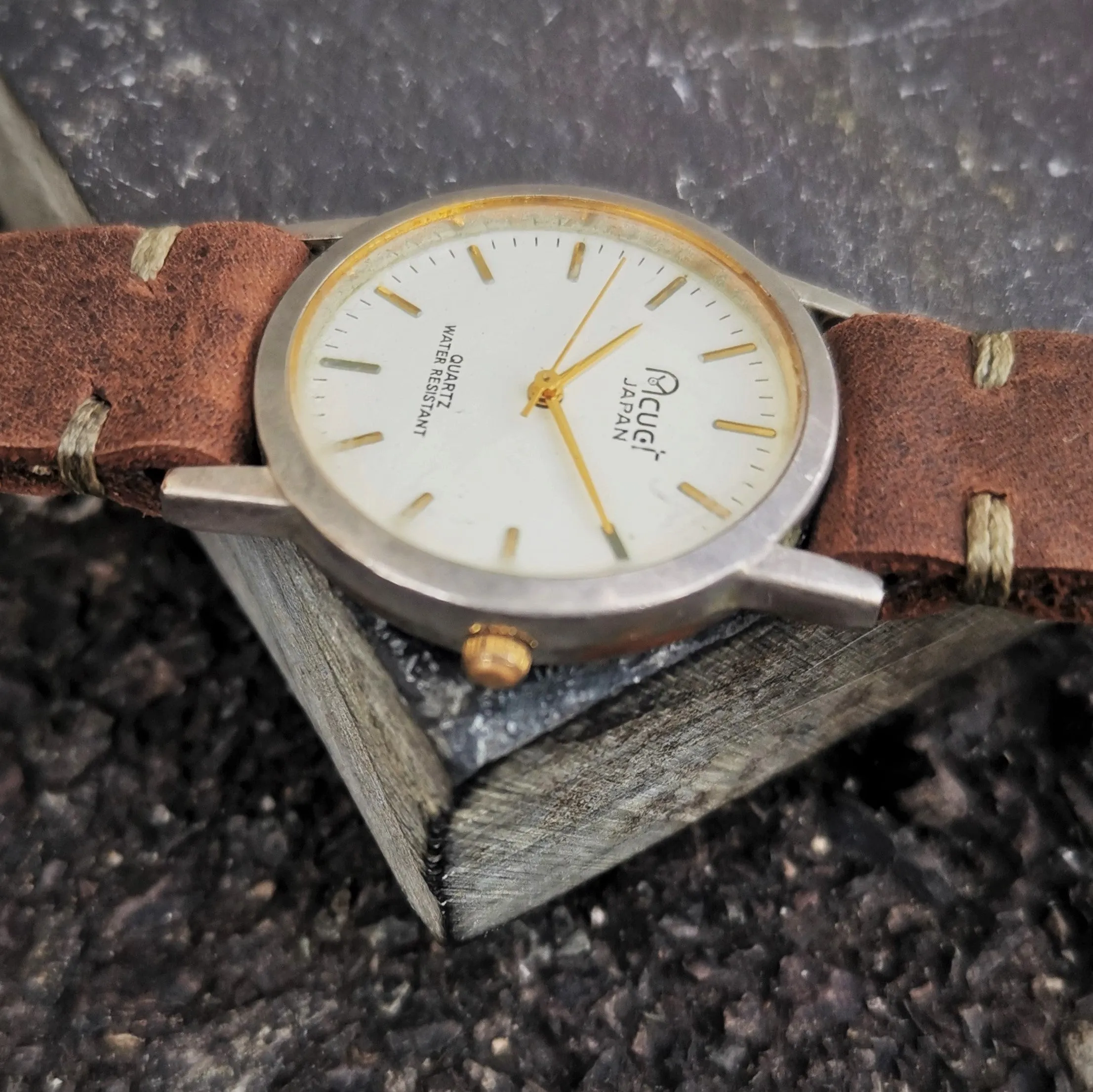 Men's Vintage Acuct JAPAN Quartz Watch - With Hand Crafted Real Leather Strap