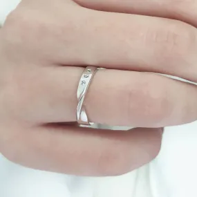 Mobius diamond twist ring