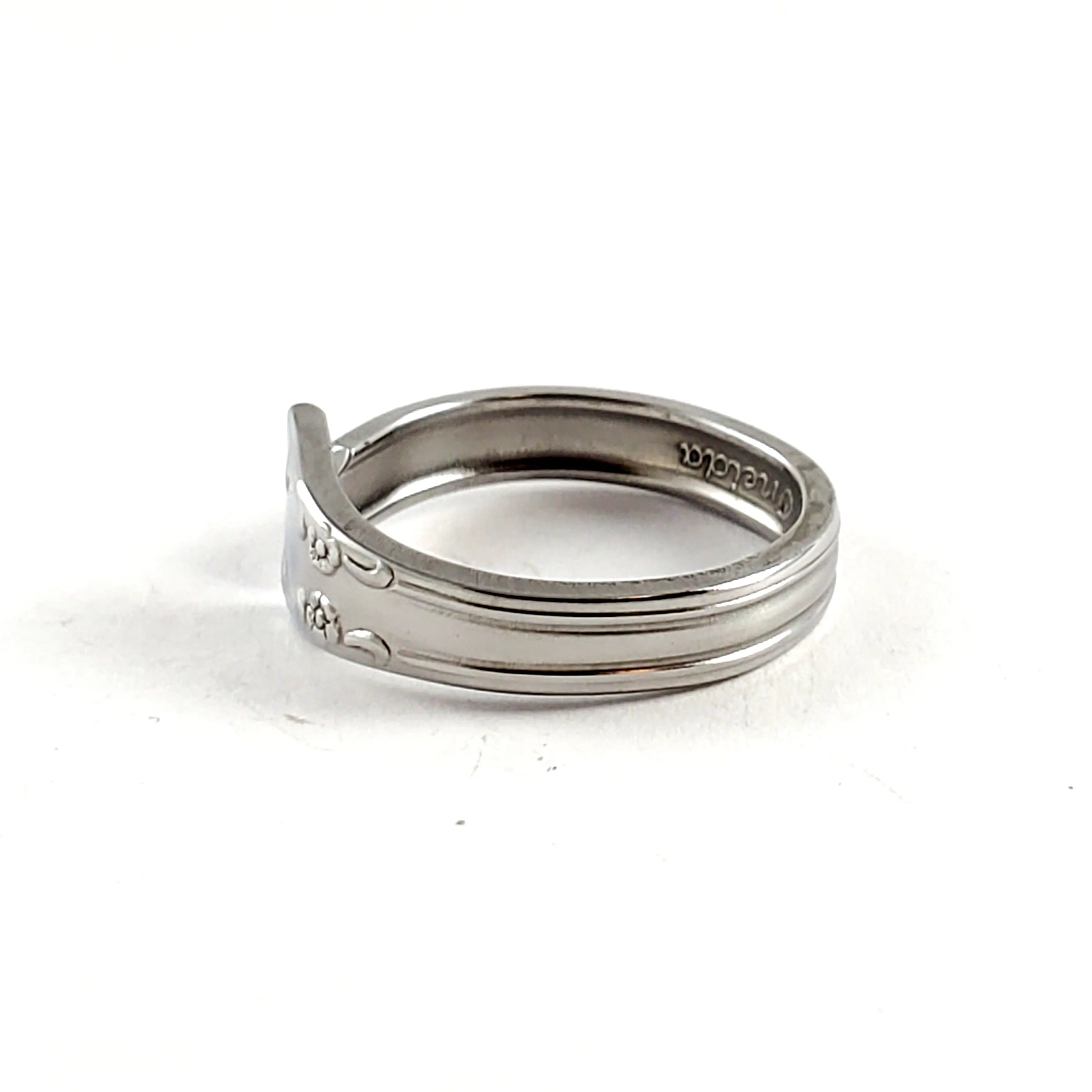 Oneida Mansion Hall Open Shank Stainless Steel Spoon Ring